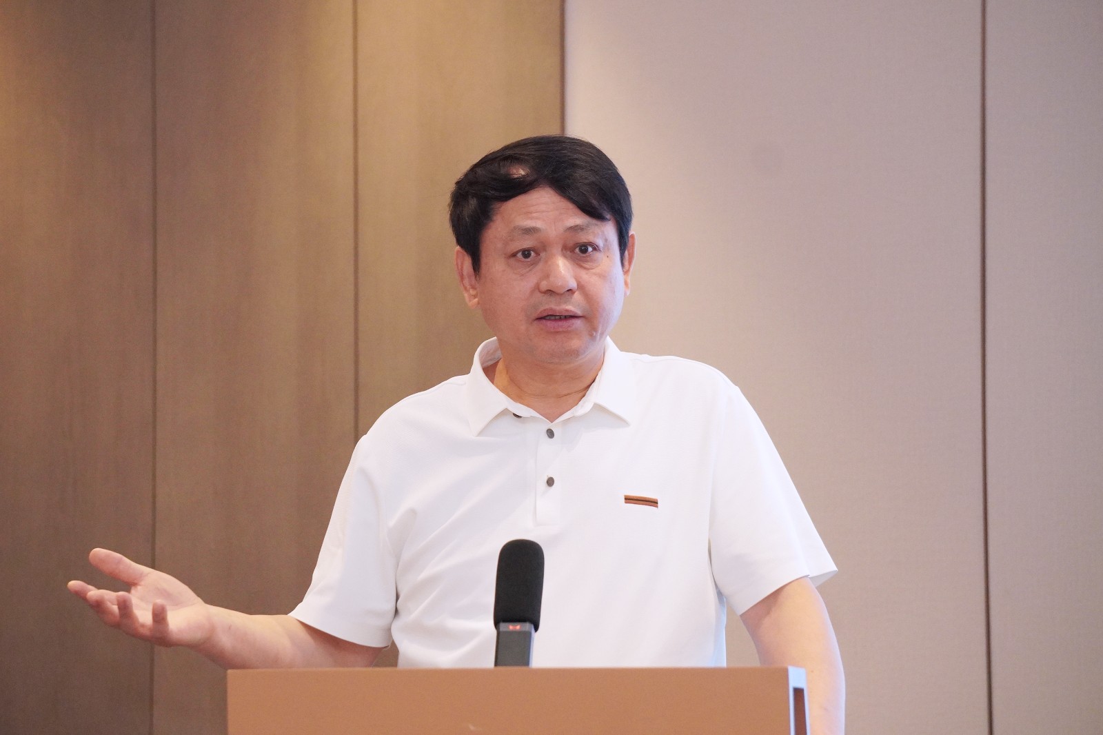 5不銹鋼行業資深專家何汝迎0.jpg